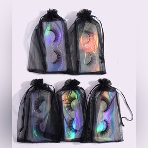 Eyelashes never worn